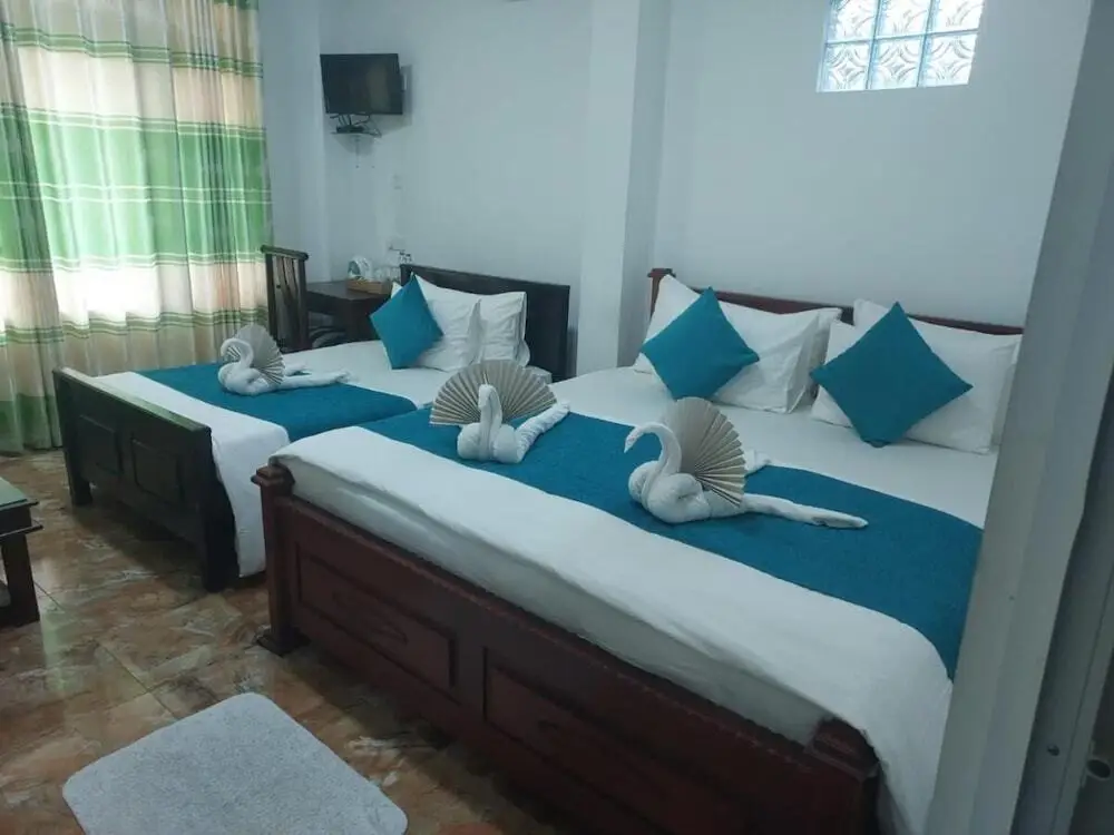 Элла: The Zenith Inn Ella