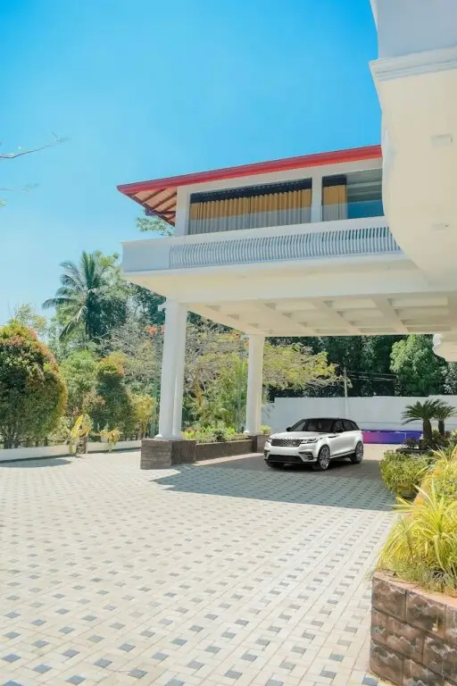 Канди: Pearl White Palace