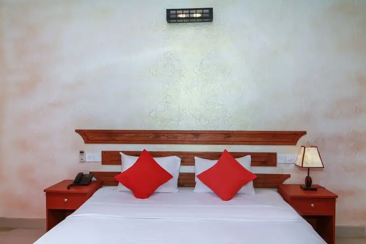 Катунаяке: OYO 242 Dhanamuthu Hotel And Banquets