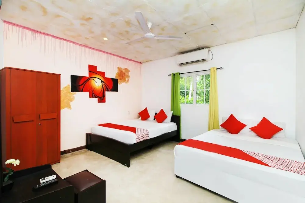 Катунаяке: OYO 242 Dhanamuthu Hotel And Banquets