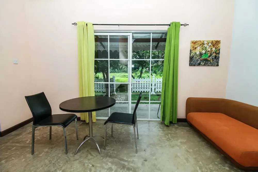 Катунаяке: OYO 242 Dhanamuthu Hotel And Banquets