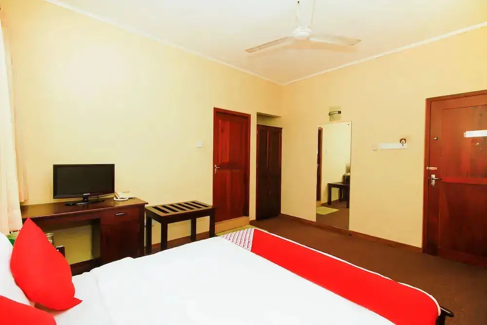 Моратува: OYO 275 Shanghai Hotel