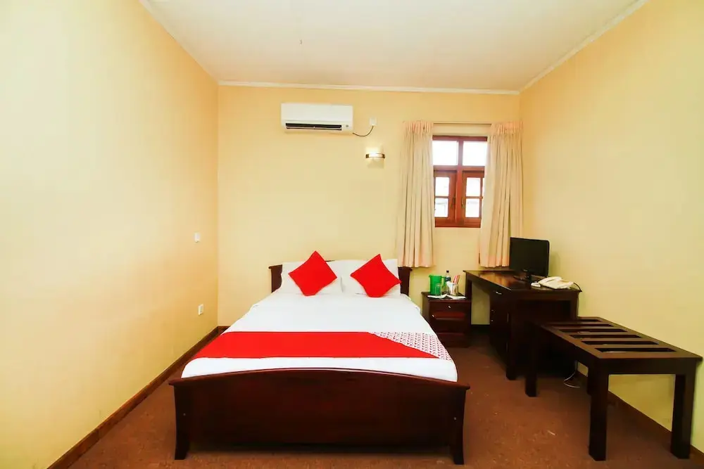 Моратува: OYO 275 Shanghai Hotel
