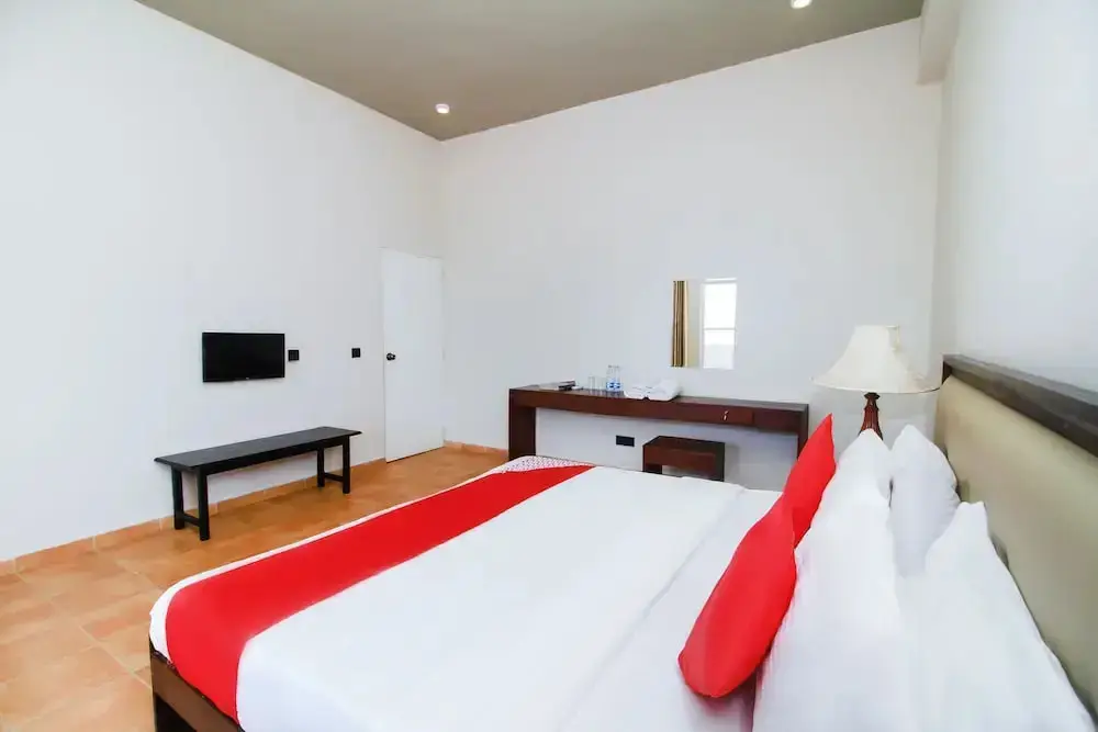 Негомбо: OYO 245 The Kings Bay Hotel