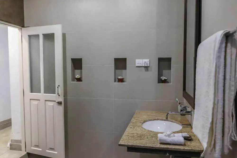 Галле: Villa Rosa Blanca White Rose