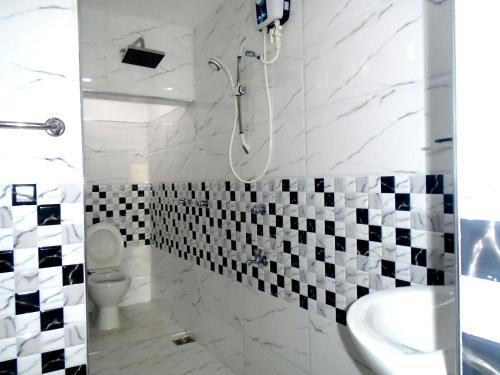 Диквелла: Bee Line Home Stay