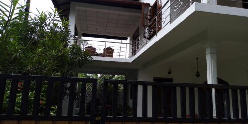 Полоннарува: Senuri Home stay