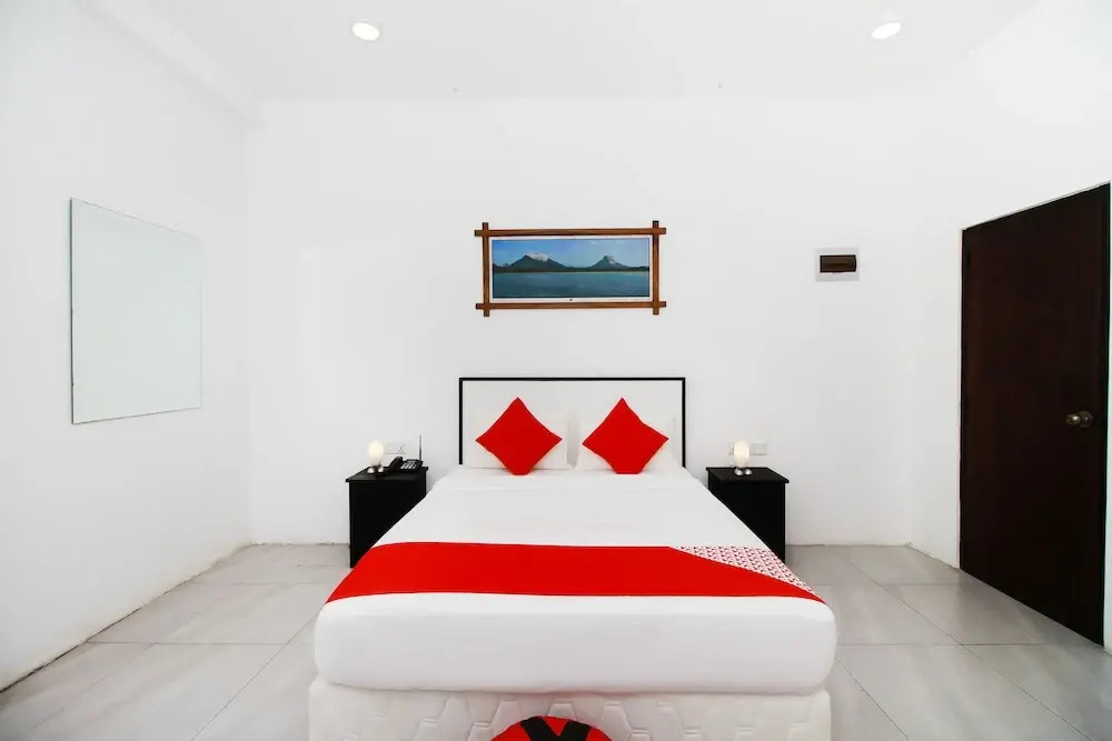 Галле: OYO 300 Sinha Hotel