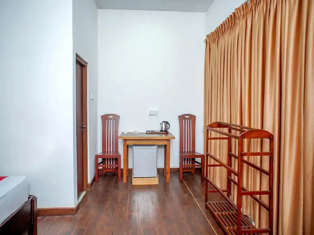 Галле: Oyo 260 Disenro Resorts