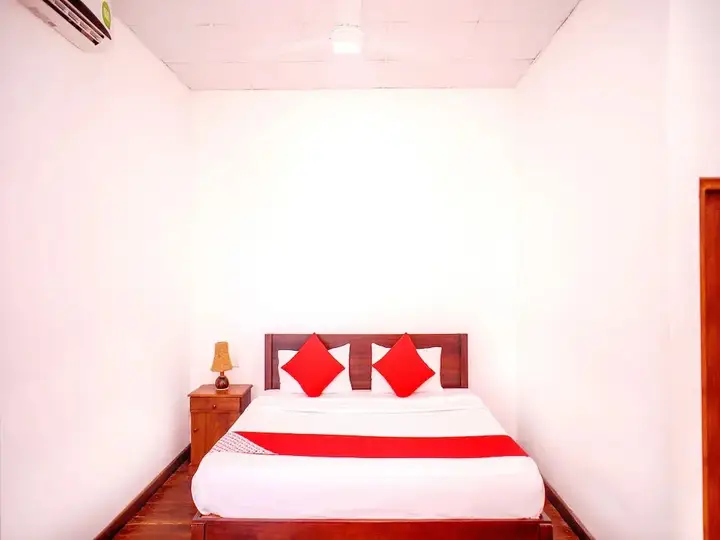 Галле: Oyo 260 Disenro Resorts