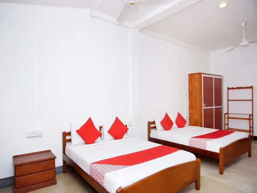Галле: Oyo 246 Roy Villa Beach Hotel