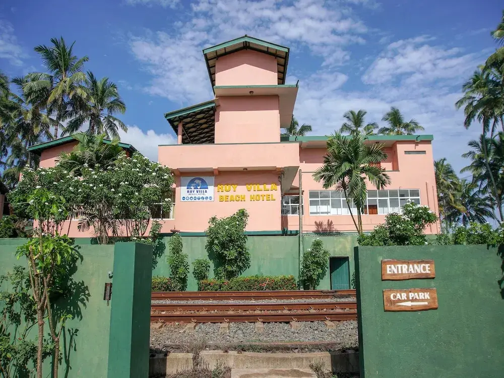 Галле: Oyo 246 Roy Villa Beach Hotel