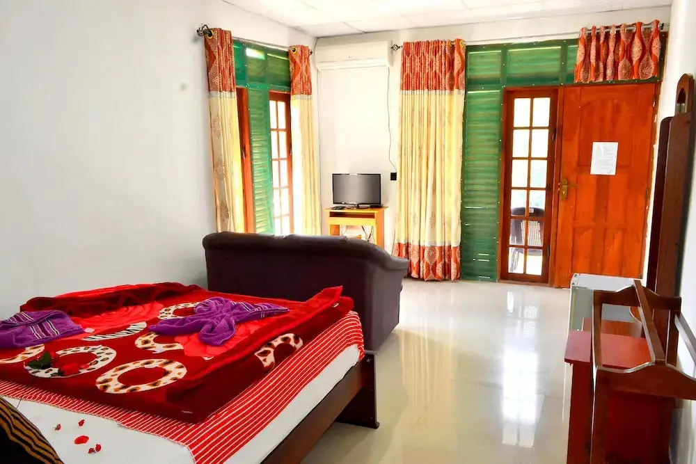 Ратнапура: Grand Adams Peak Hotel