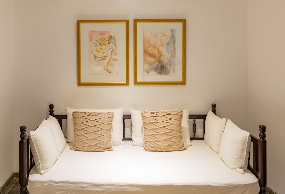 Индурува: Nyne Hotels - Leela Walauwwa, Induruwa