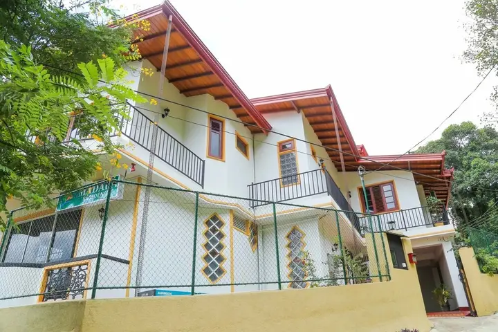 Канди: Madara Residence