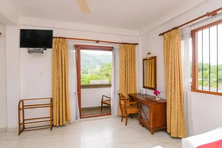 Канди: Oyo 373 Grand Kandy Villa
