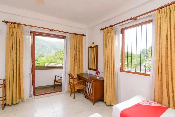 Канди: Oyo 373 Grand Kandy Villa