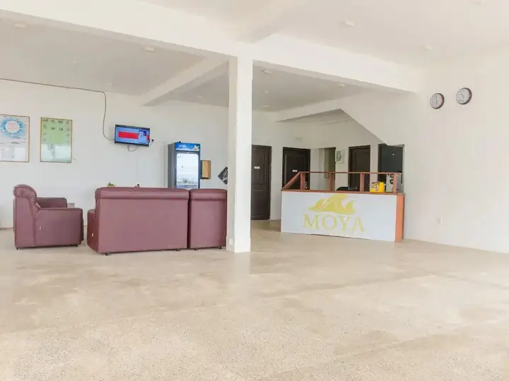 Вайккал: Oyo 406 Moya Hotel & Beach Resort