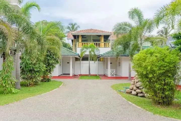 Негомбо: OYO 385 Sanri Villa Negombo