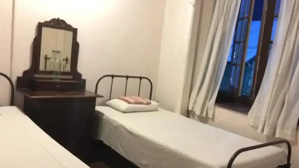 Канди: Olde Empire Hotel