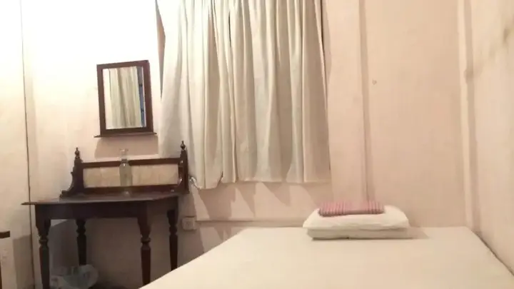 Канди: Olde Empire Hotel