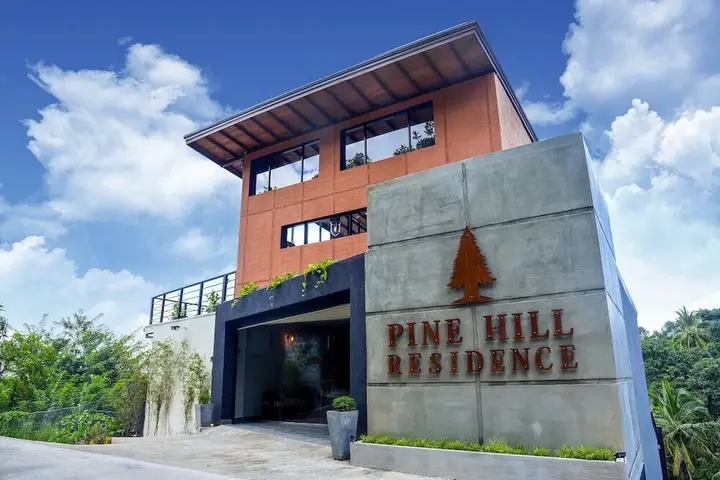 Канди: Pine Hill Residence