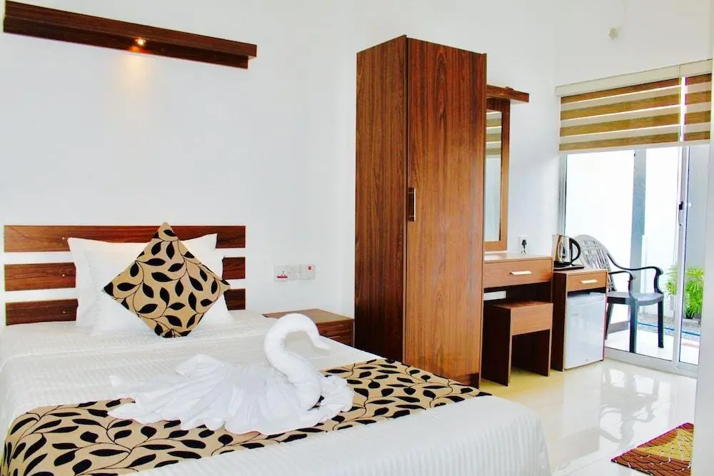 Негомбо: 8PlusMotels