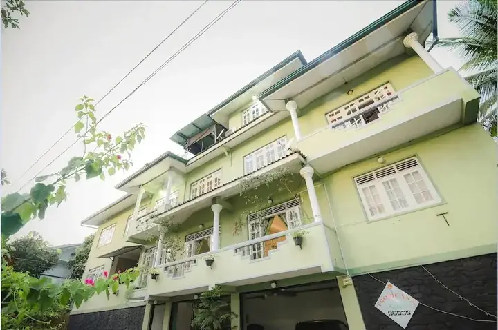 Канди: Oyo 464 Tropicana Residence