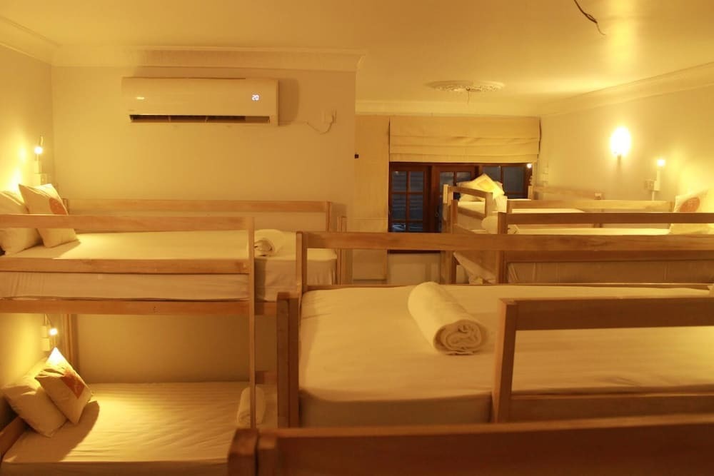 Коломбо: Layover BnB