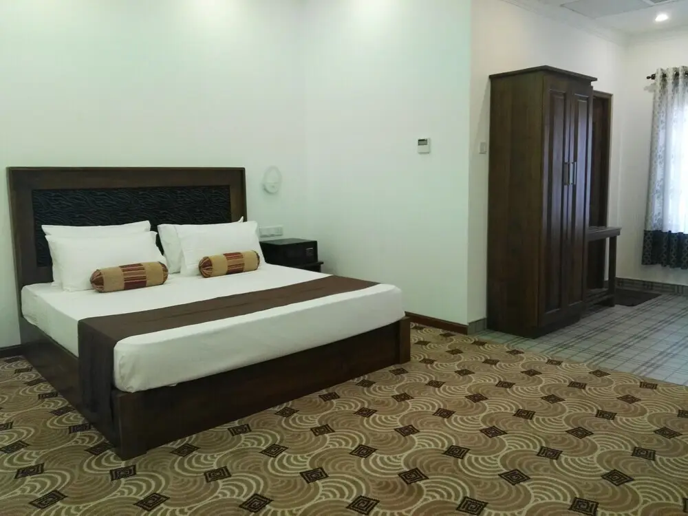 Негомбо: Hotel Akashayaam