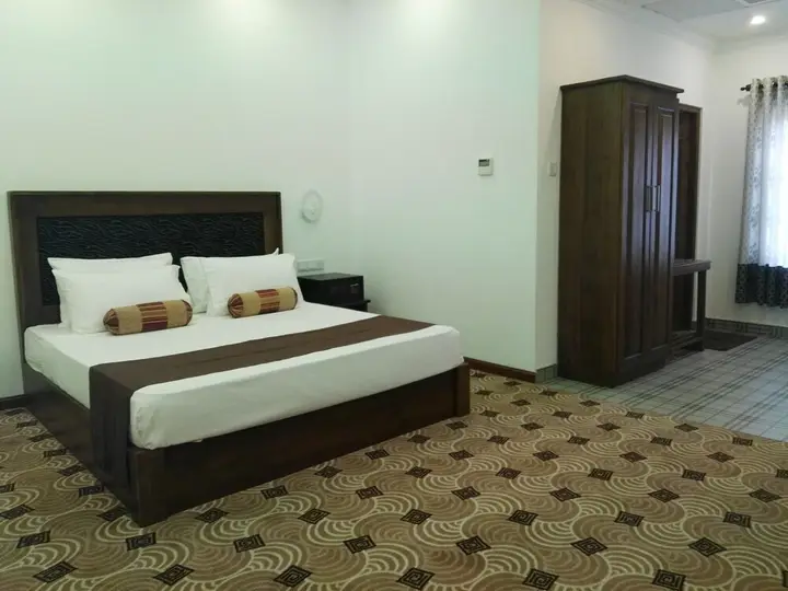 Негомбо: Hotel Akashayaam