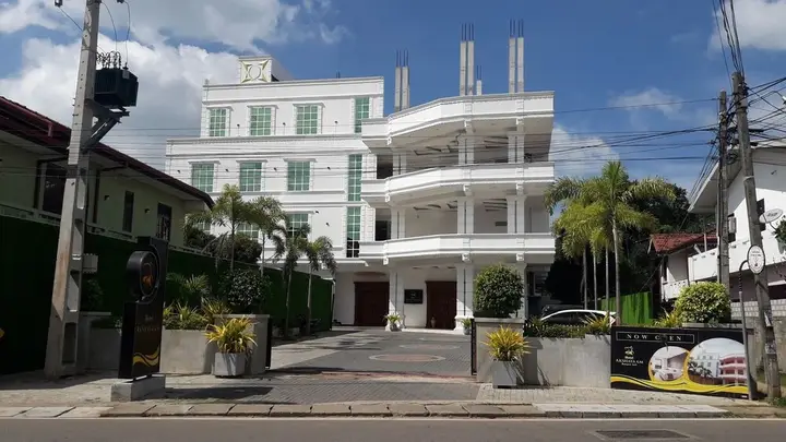 Негомбо: Hotel Akashayaam