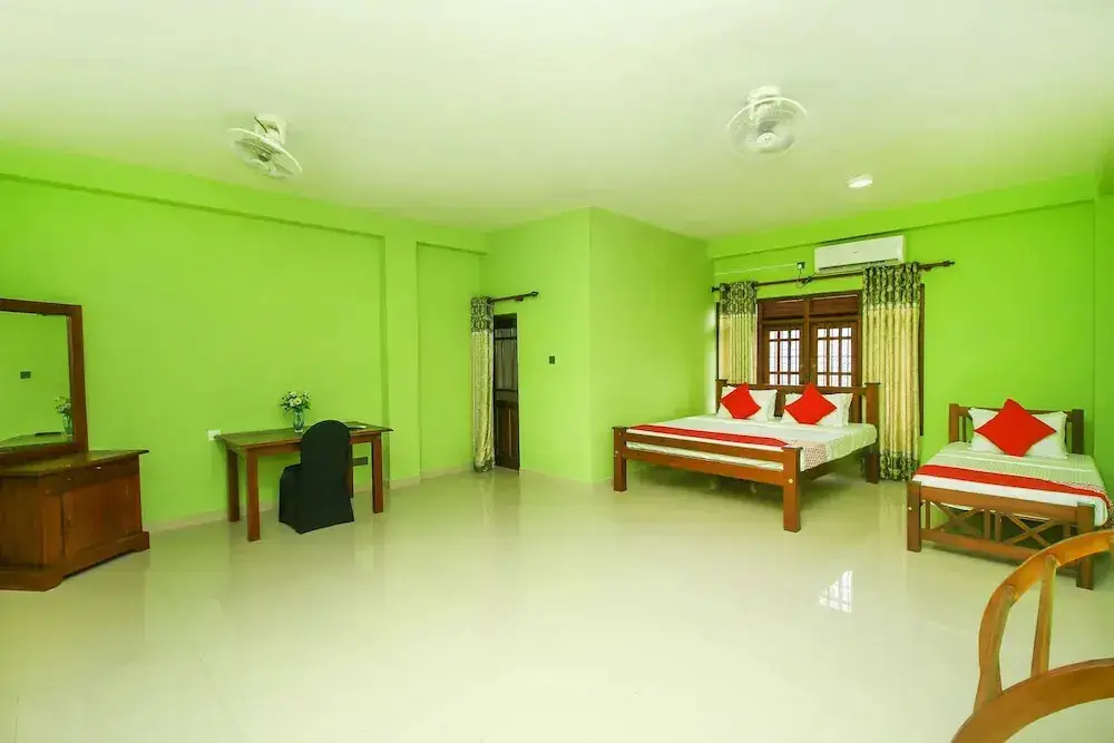 Хиккадува: Oyo 519 Sananda Hotel