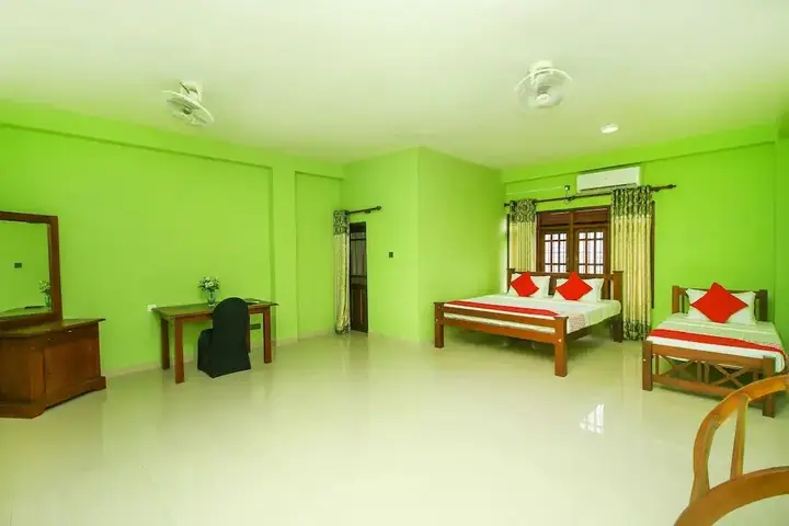 Хиккадува: Oyo 519 Sananda Hotel