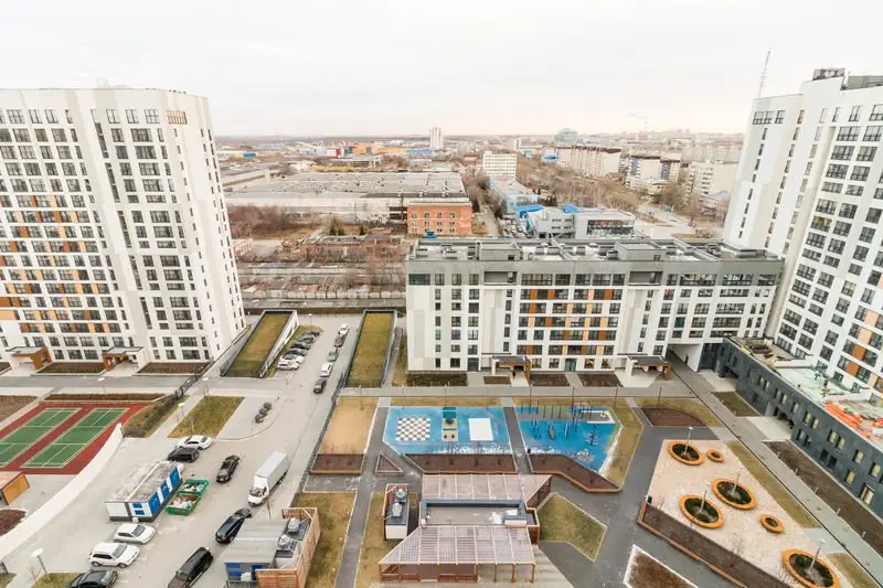 Тюмень: Альбатрос на улице 50 лет октября 57а