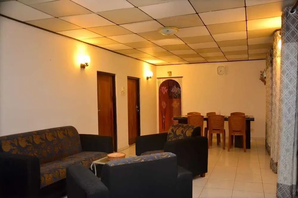 Негомбо: Royal Waves Negombo