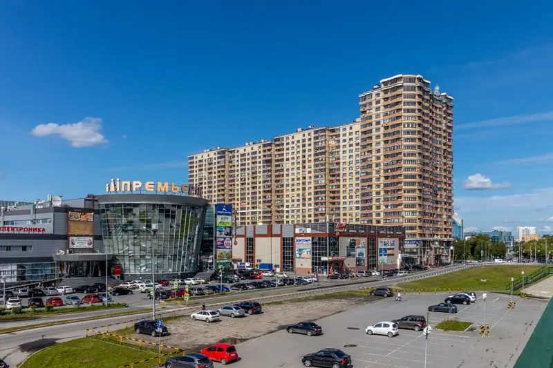 Тюмень: Альбатрос на улице Малыгина 90