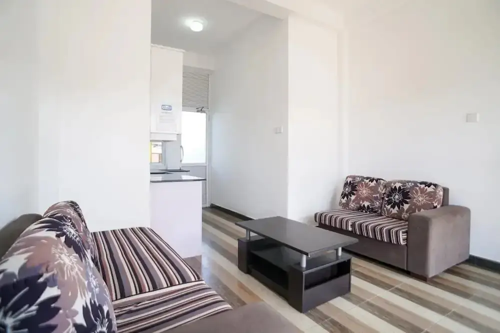 Унаватуна: Oyo 566 U K G Residencies