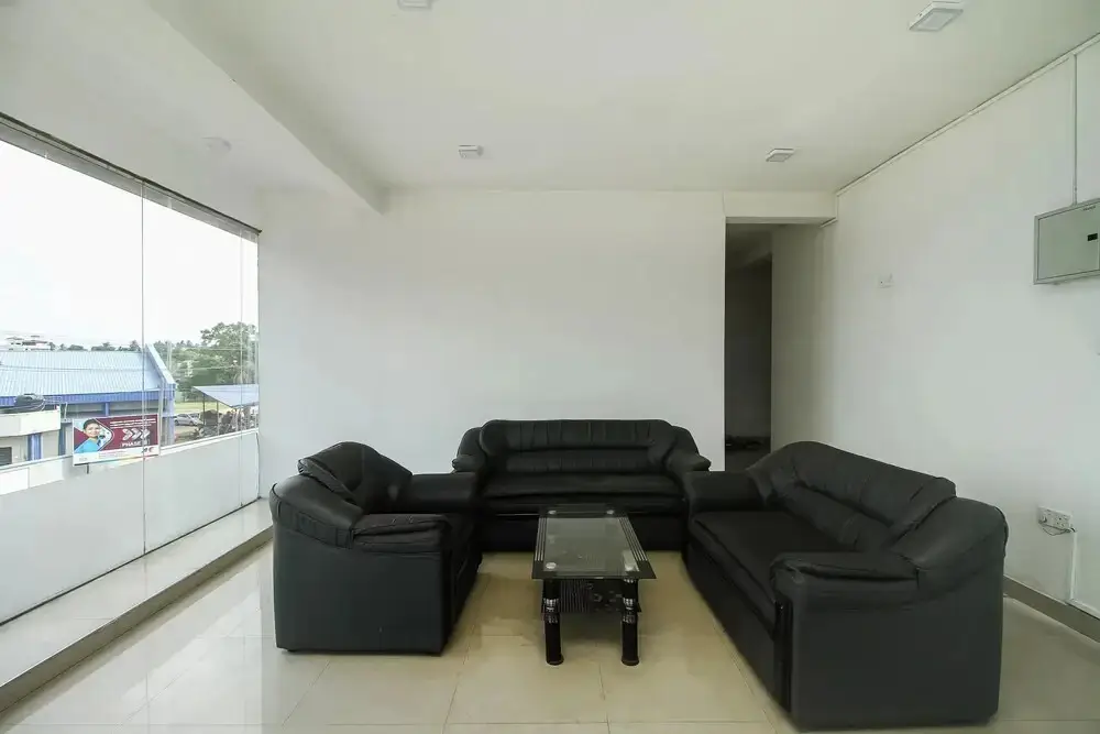 Негомбо: OYO 538 Sandamali Transit Hotel