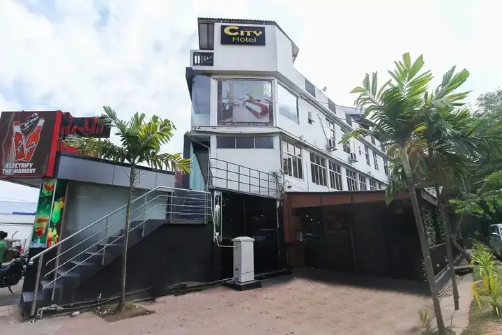Негомбо: OYO 538 Sandamali Transit Hotel