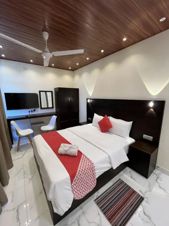 Гора Lavinia: OYO 361 Grand Rovinka Hotel