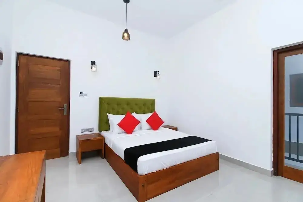 Негомбо: Capital O 470 J Leaf Hotel