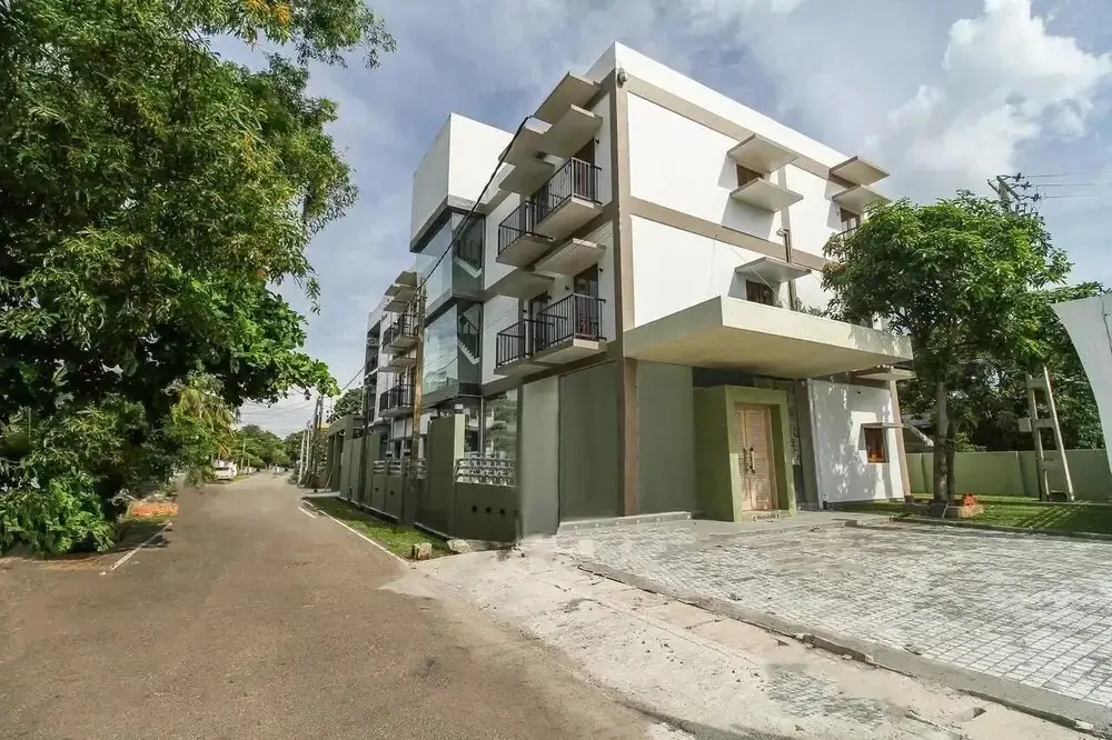 Негомбо: Capital O 470 J Leaf Hotel