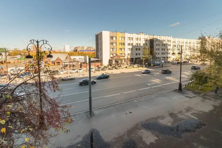 Тюмень: Альбатрос на улице Республики 86