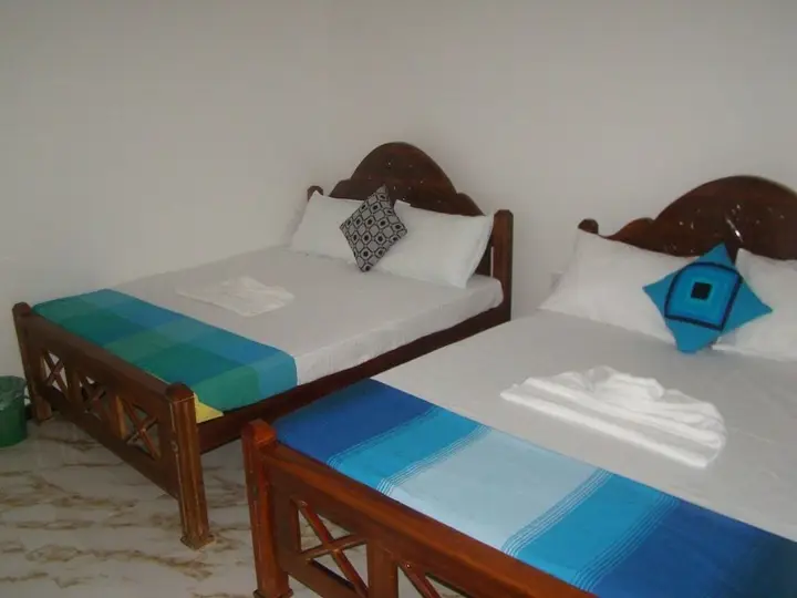 Полоннарува: Monkey Garden Hotel