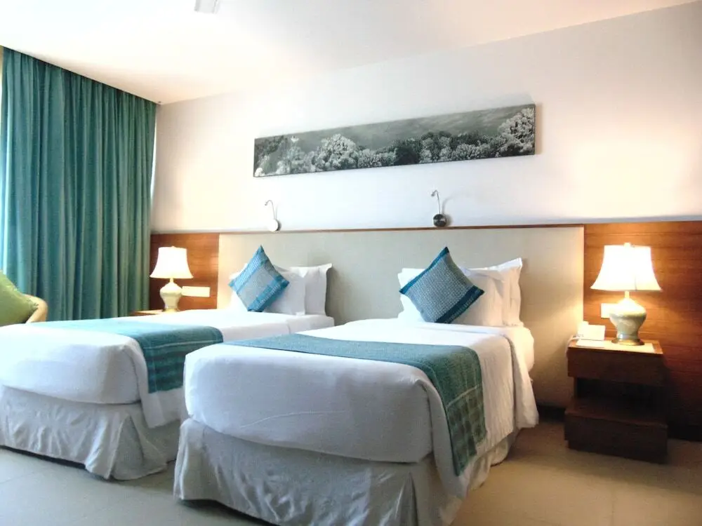Ваттала: Reefs Edge Hotel
