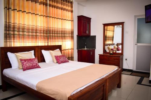 Гора Lavinia: Oyo 361 Grand Rovinka Hotel