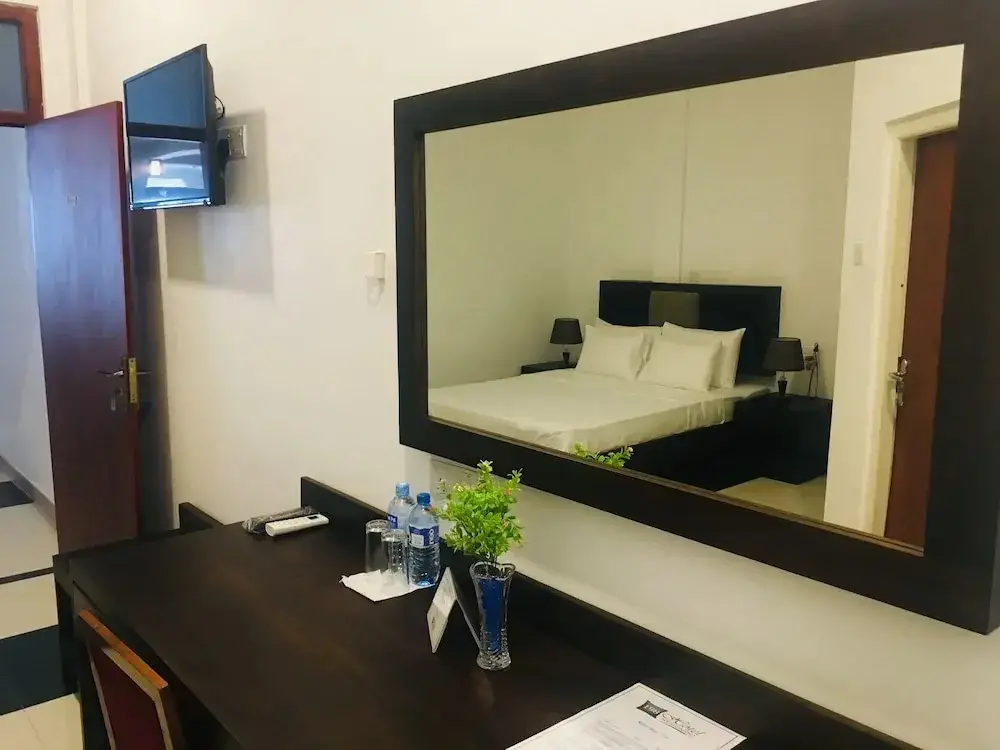 Негомбо: OYO 516 Hotel 198 Negombo
