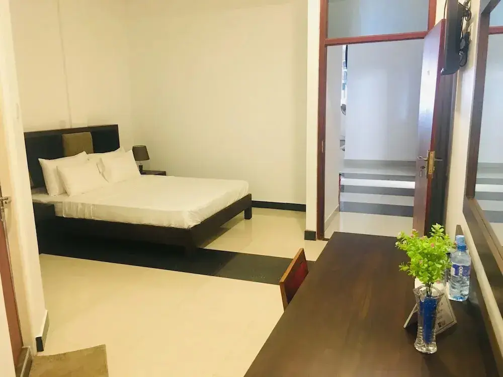 Негомбо: OYO 516 Hotel 198 Negombo