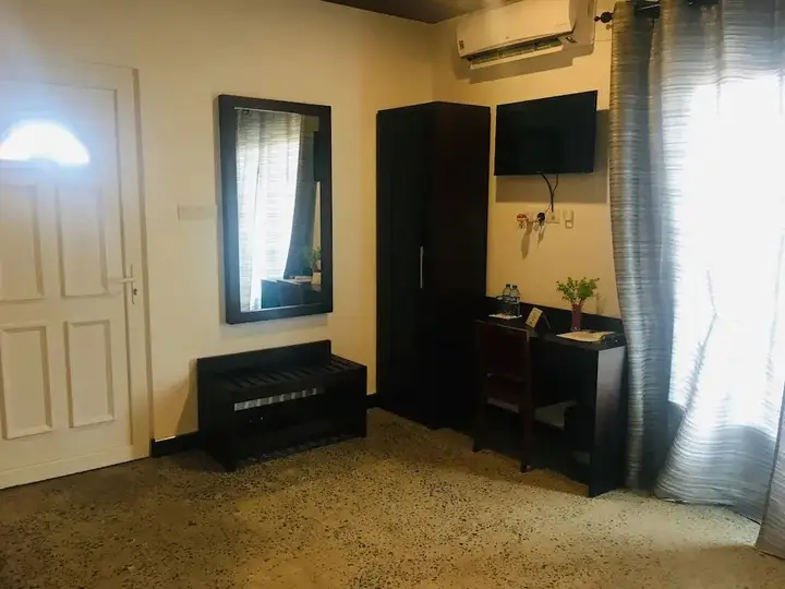 Негомбо: OYO 516 Hotel 198 Negombo
